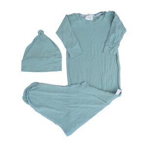 Vi & Jax Bamboo Sage Knotted Gown & Hat Set Newborn